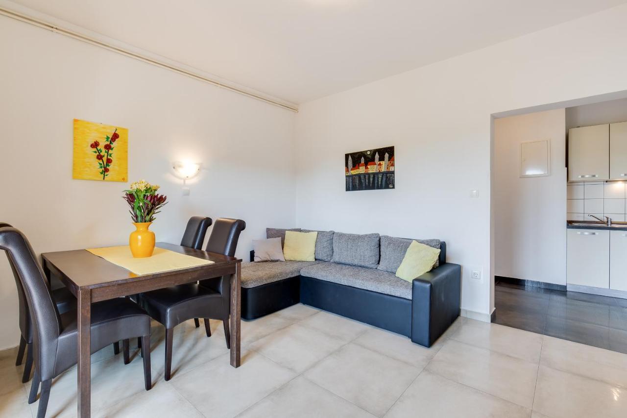 Juric Apartments-Rab Palit Luaran gambar