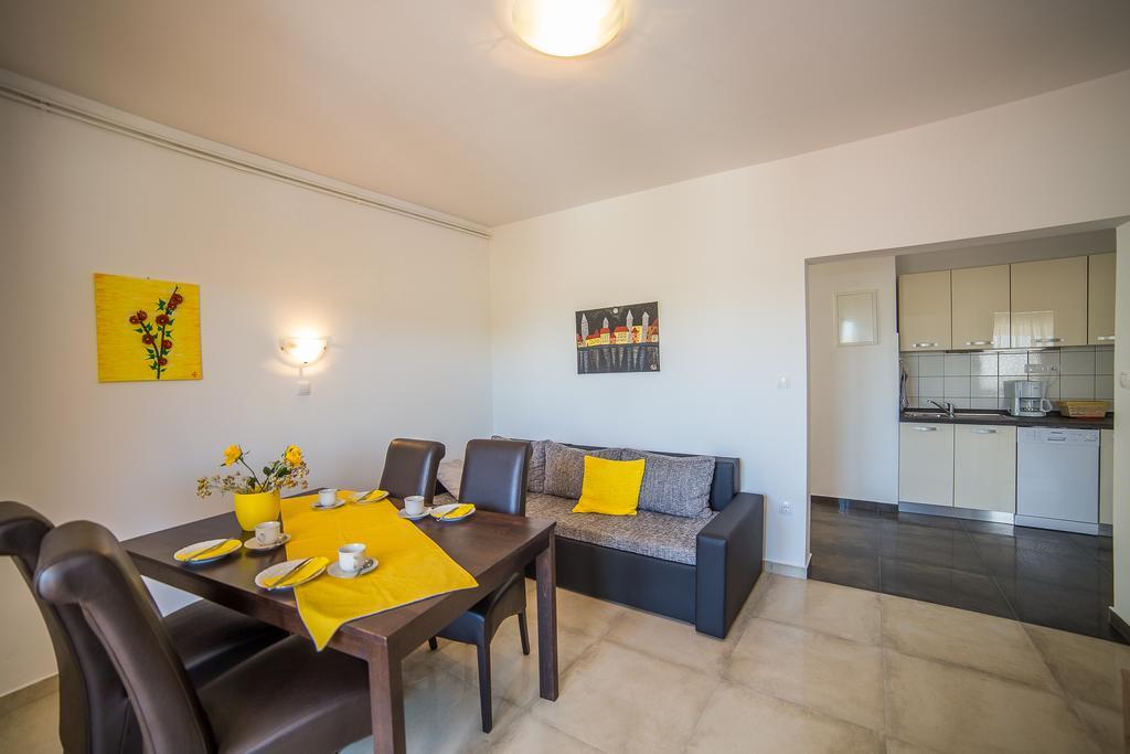 Juric Apartments-Rab Palit Luaran gambar